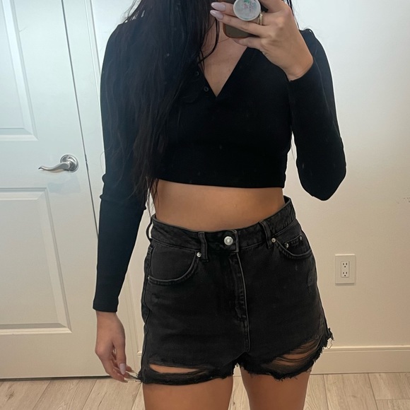 TOPSHOP Mom Denim Shorts - Picture 2 of 14